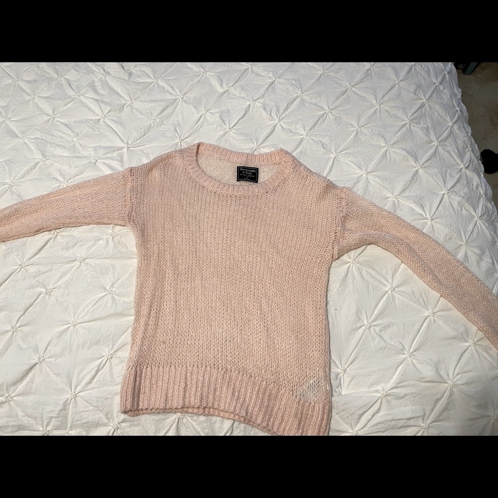 NWOT Abercrombie & Fitch pink sweater top size S